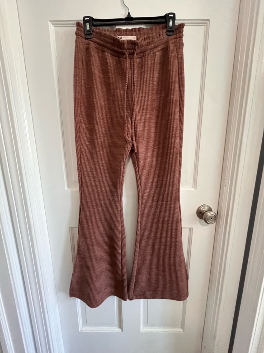 SO Ribbed Flared Knit Pants in Mauve